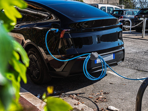 Cabloo maintenant un câble de recharge de véhicule électrique propre et hors du sol